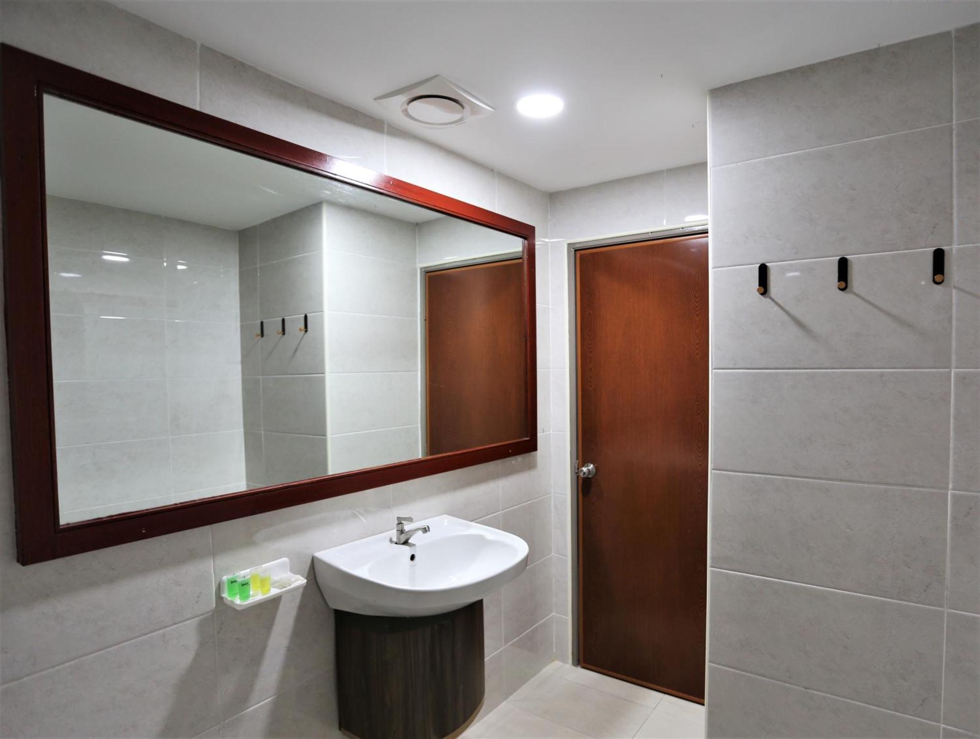 Orkid Hotel At Bukit Bintang Kuala Lumpur Exterior foto